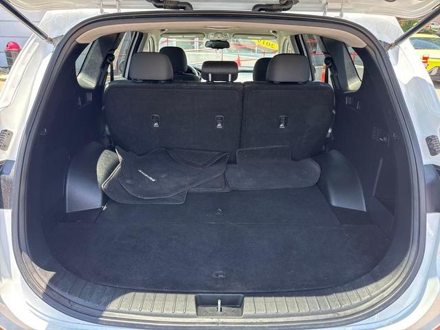 Photo of 2019 Quartz White Hyundai SANTA FE