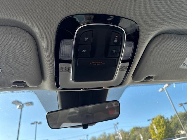 Photo of 2023 Shimmering Silver Pearl Hyundai SANTA FE