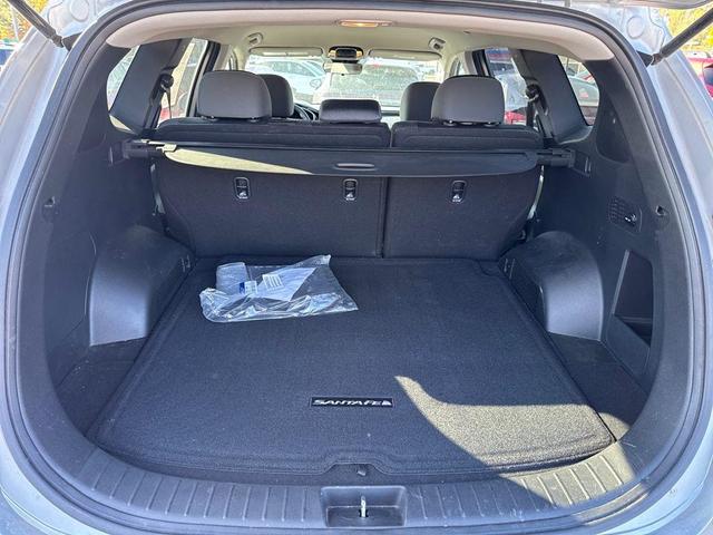 Photo of 2023 Shimmering Silver Pearl Hyundai SANTA FE