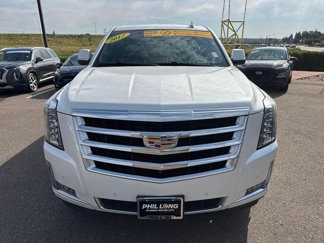 Photo of 2017 White Cadillac Escalade