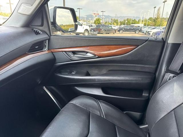 Photo of 2017 White Cadillac Escalade