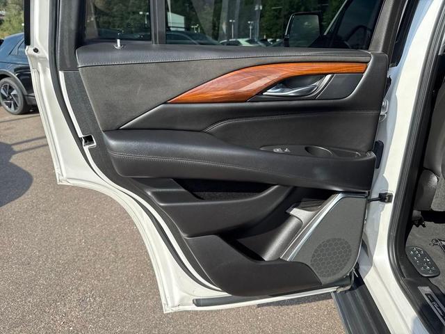 Photo of 2017 White Cadillac Escalade