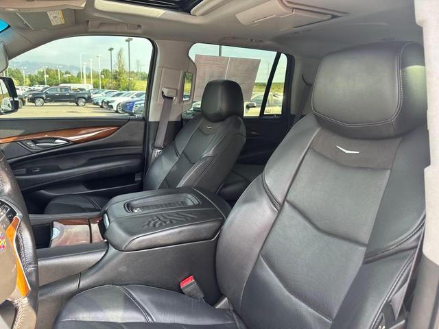 Photo of 2017 White Cadillac Escalade