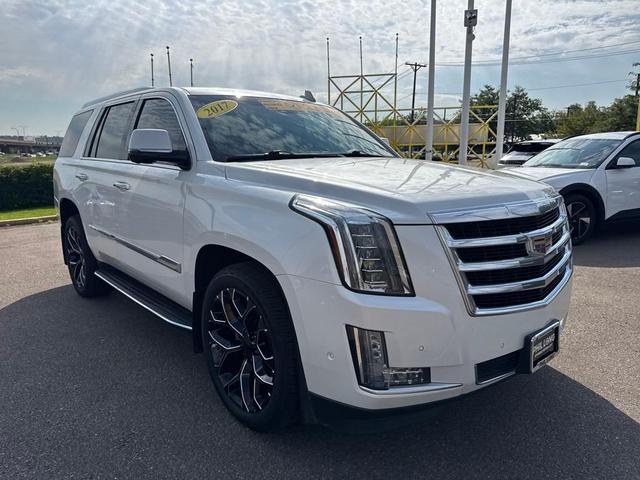 Photo of 2017 White Cadillac Escalade