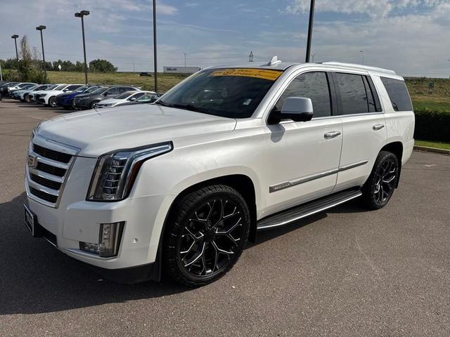 Photo of 2017 White Cadillac Escalade
