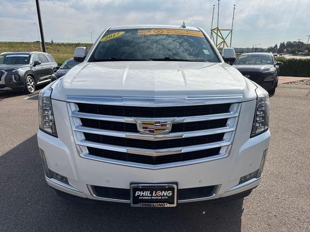 Photo of 2017 White Cadillac Escalade