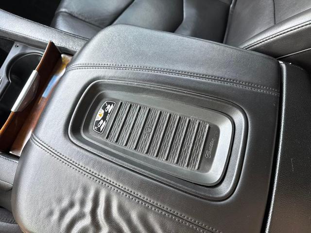 Photo of 2017 White Cadillac Escalade