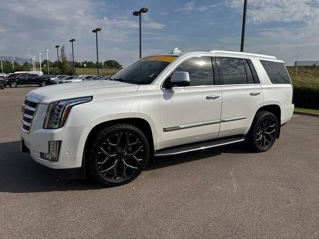 Photo of 2017 White Cadillac Escalade