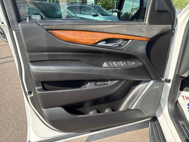Photo of 2017 White Cadillac Escalade