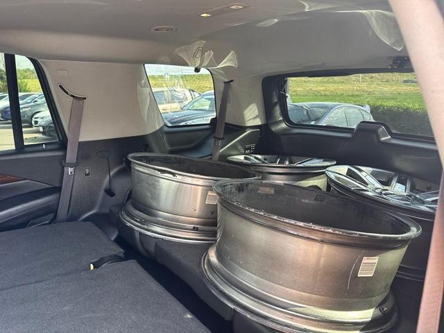 Photo of 2017 White Cadillac Escalade