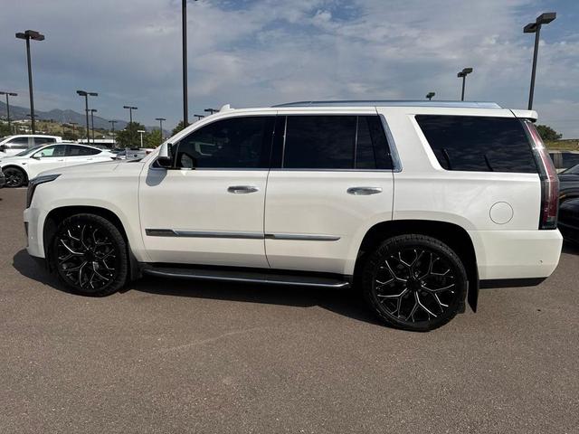 Photo of 2017 White Cadillac Escalade