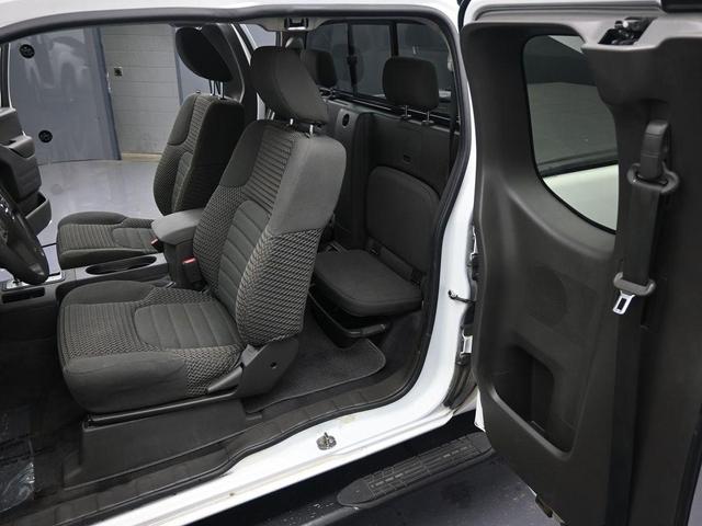 Photo of 2019 Glacier White Nissan Frontier