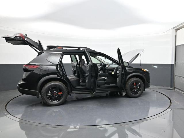 Photo of 2025 Black Nissan Rogue