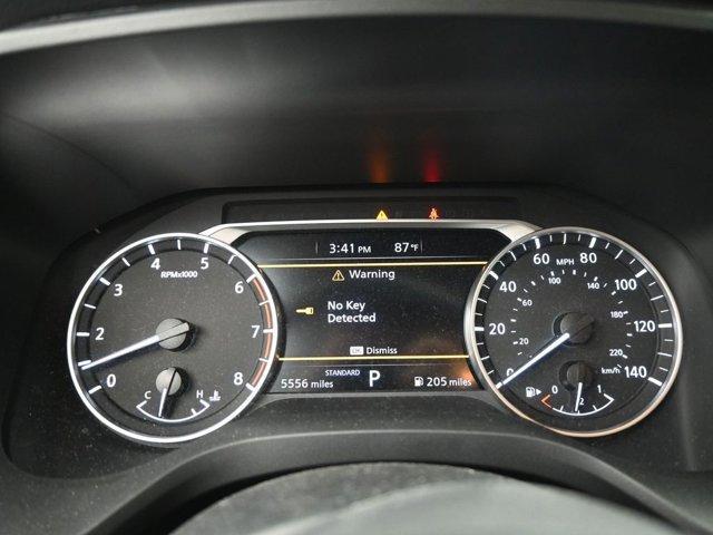 Photo of 2024 Glacier White Nissan Rogue