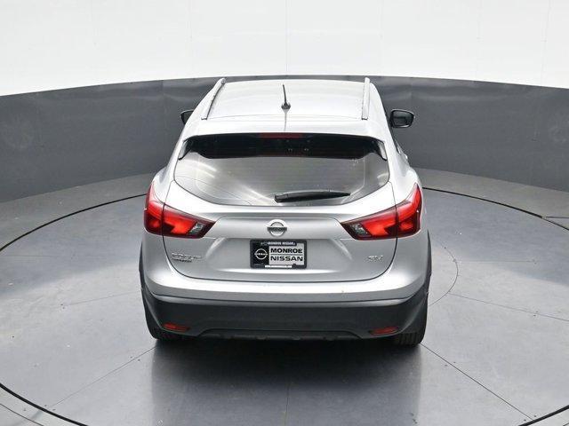 Photo of 2017 Brilliant Silver Nissan Rogue Sport
