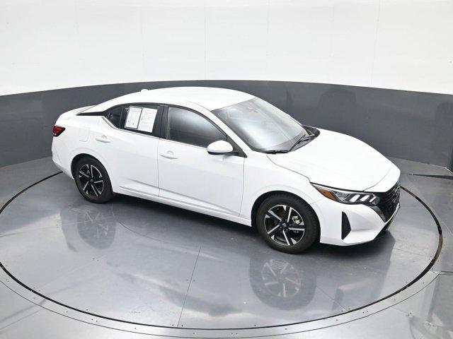 Photo of 2025 Cloud White Nissan Sentra