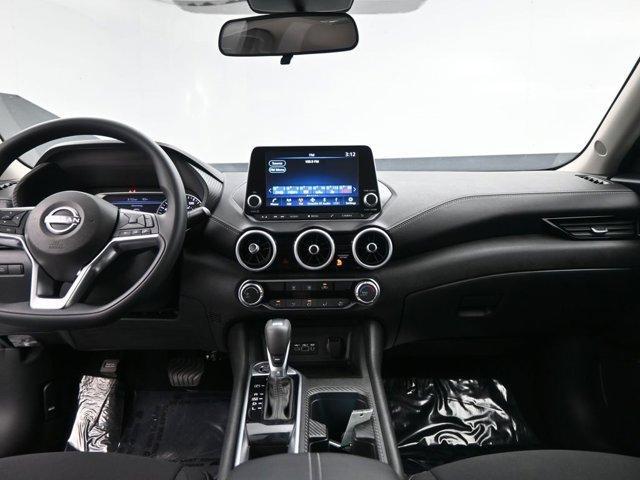 Photo of 2025 Cloud White Nissan Sentra
