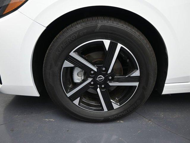 Photo of 2025 Cloud White Nissan Sentra