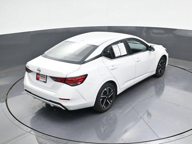 Photo of 2025 Cloud White Nissan Sentra