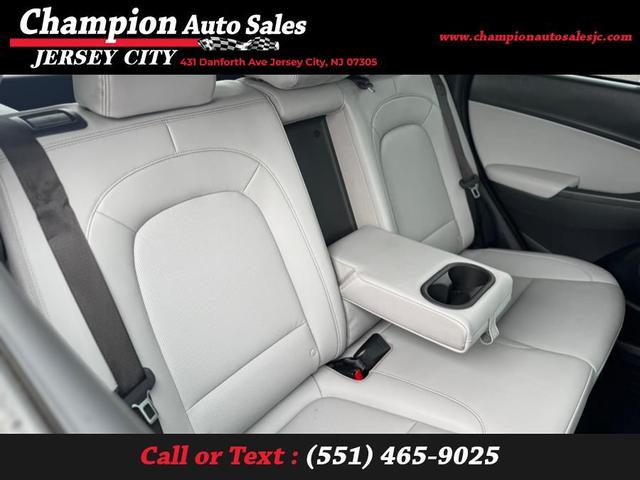 Photo of 2022 Black Hyundai KONA