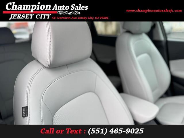 Photo of 2022 Black Hyundai KONA
