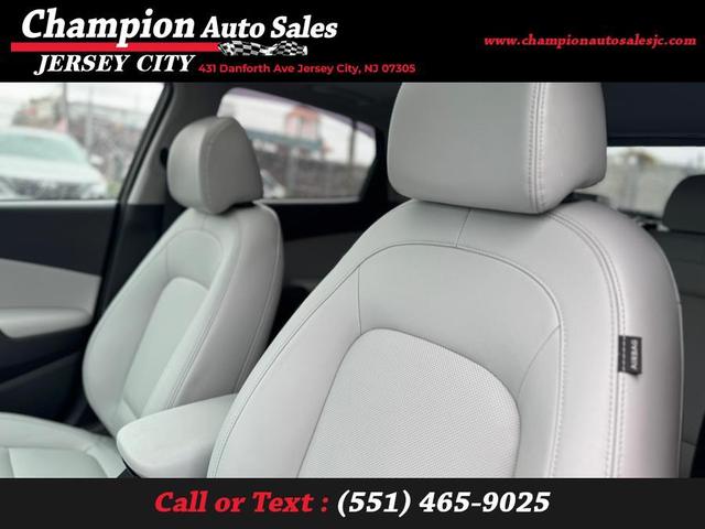 Photo of 2022 Black Hyundai KONA