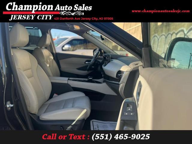 Photo of 2023 Black Nissan Rogue