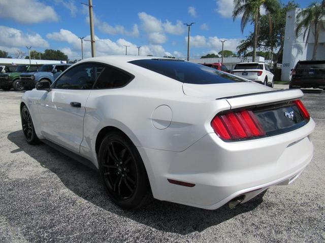 Photo of 2017 White Platinum Metallic Tri-Coat Ford Mustang