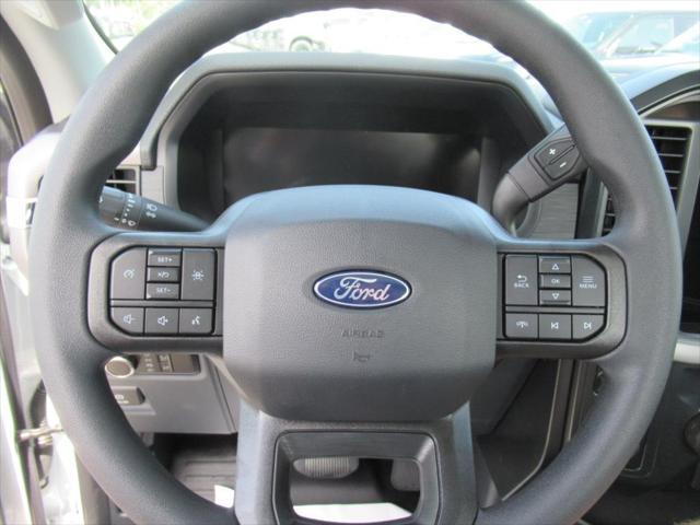 Photo of 2025 Oxford White Ford F-150