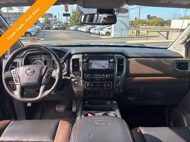 Photo of 2017 Magnetic Black Nissan Titan