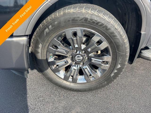 Photo of 2017 Magnetic Black Nissan Titan