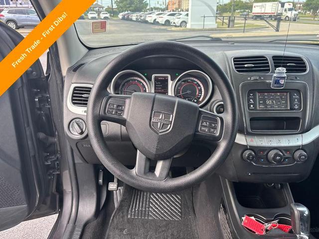 Photo of 2014 Granite Crystal Metallic Clearcoat Dodge Journey