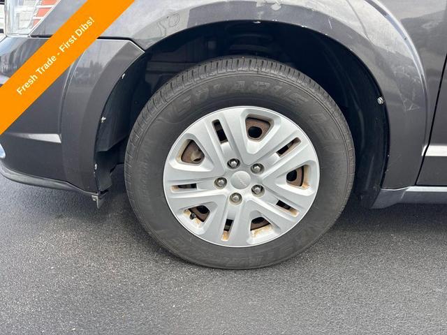 Photo of 2014 Granite Crystal Metallic Clearcoat Dodge Journey