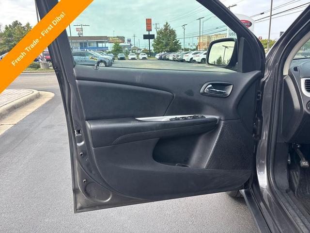 Photo of 2014 Granite Crystal Metallic Clearcoat Dodge Journey