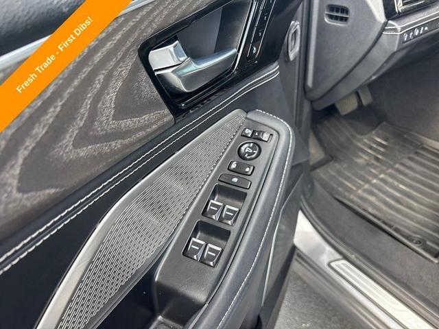Photo of 2023 Liquid Carbon Metallic Acura MDX