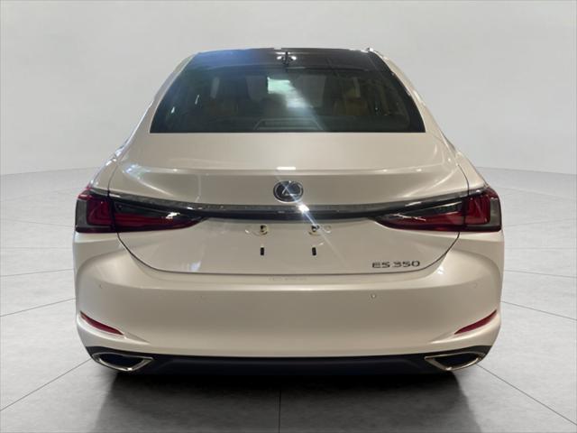 Photo of 2022 Eminent White Pearl Lexus ES 350
