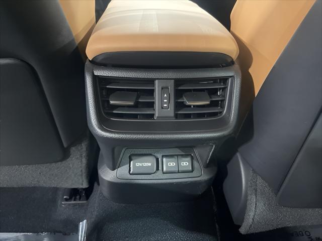 Photo of 2022 Eminent White Pearl Lexus ES 350