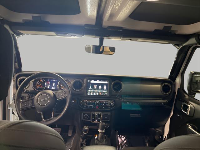 Photo of 2022 Bright White Clearcoat Jeep Wrangler Unlimited