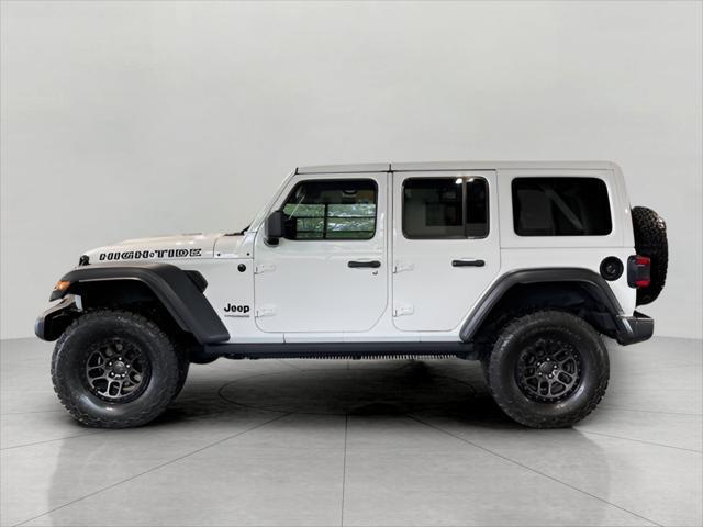 Photo of 2022 Bright White Clearcoat Jeep Wrangler Unlimited
