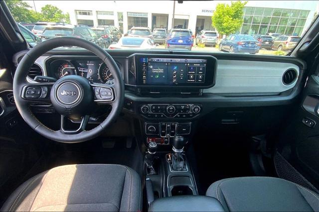 Photo of 2024 Black Clearcoat Jeep Wrangler