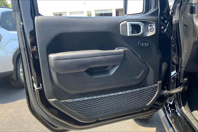 Photo of 2024 Black Clearcoat Jeep Wrangler