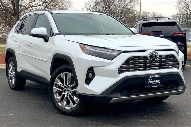 Photo of 2024 White Toyota RAV4