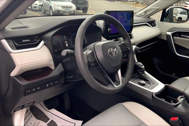 Photo of 2024 White Toyota RAV4