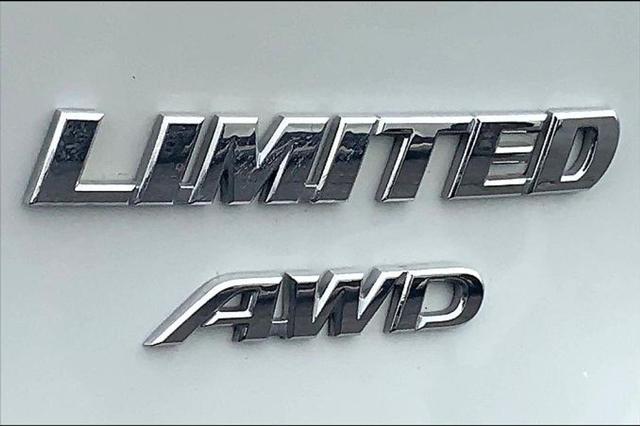 Photo of 2024 White Toyota RAV4