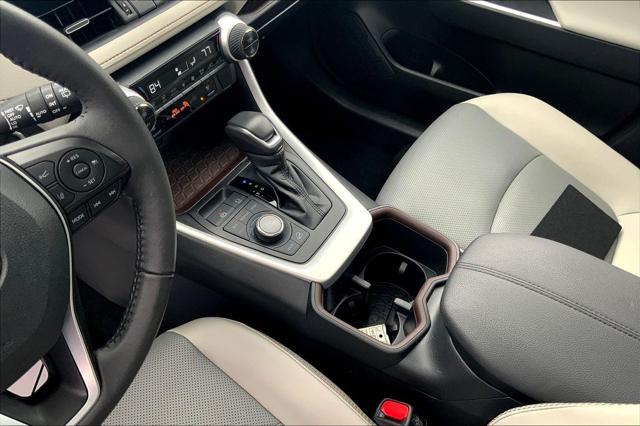 Photo of 2024 White Toyota RAV4