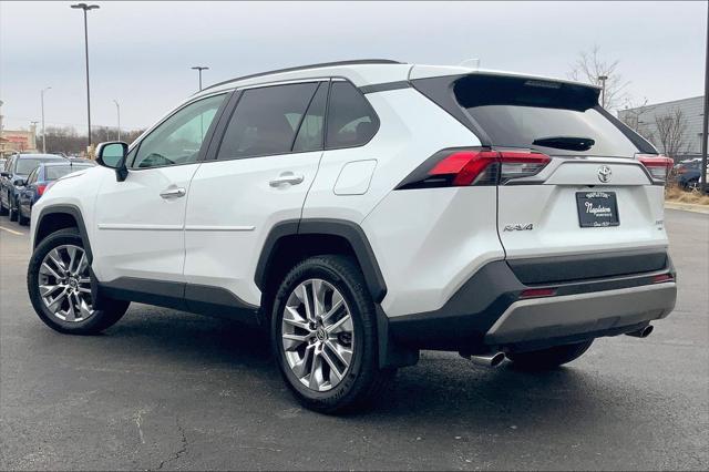 Photo of 2024 White Toyota RAV4