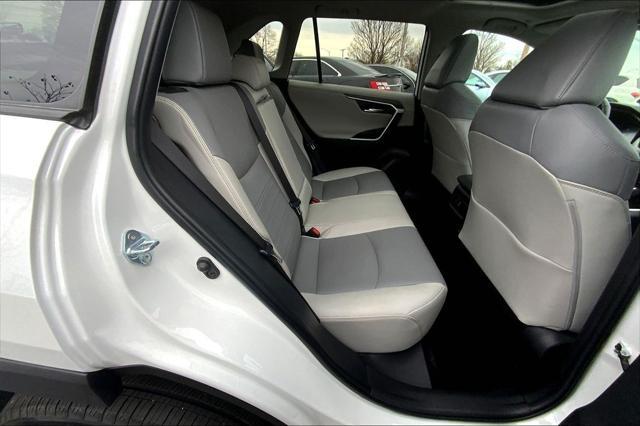 Photo of 2024 White Toyota RAV4