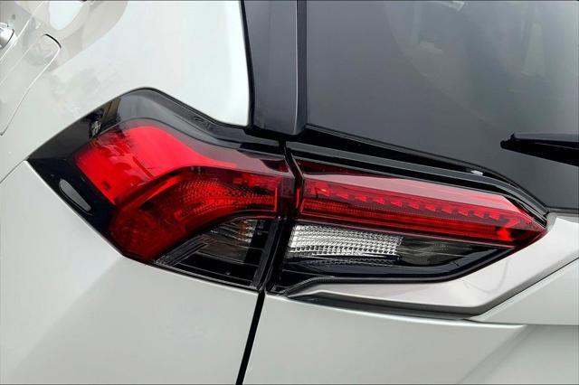 Photo of 2024 White Toyota RAV4