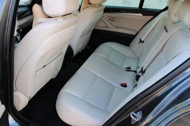 Photo of 2016 Gray BMW 528