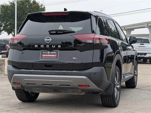 Photo of 2022 Super Black Nissan Rogue